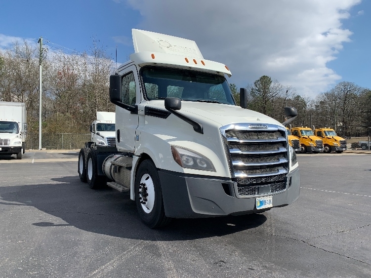 2019 FREIGHTLINER CASCADIA 126 in Alabaster, AL