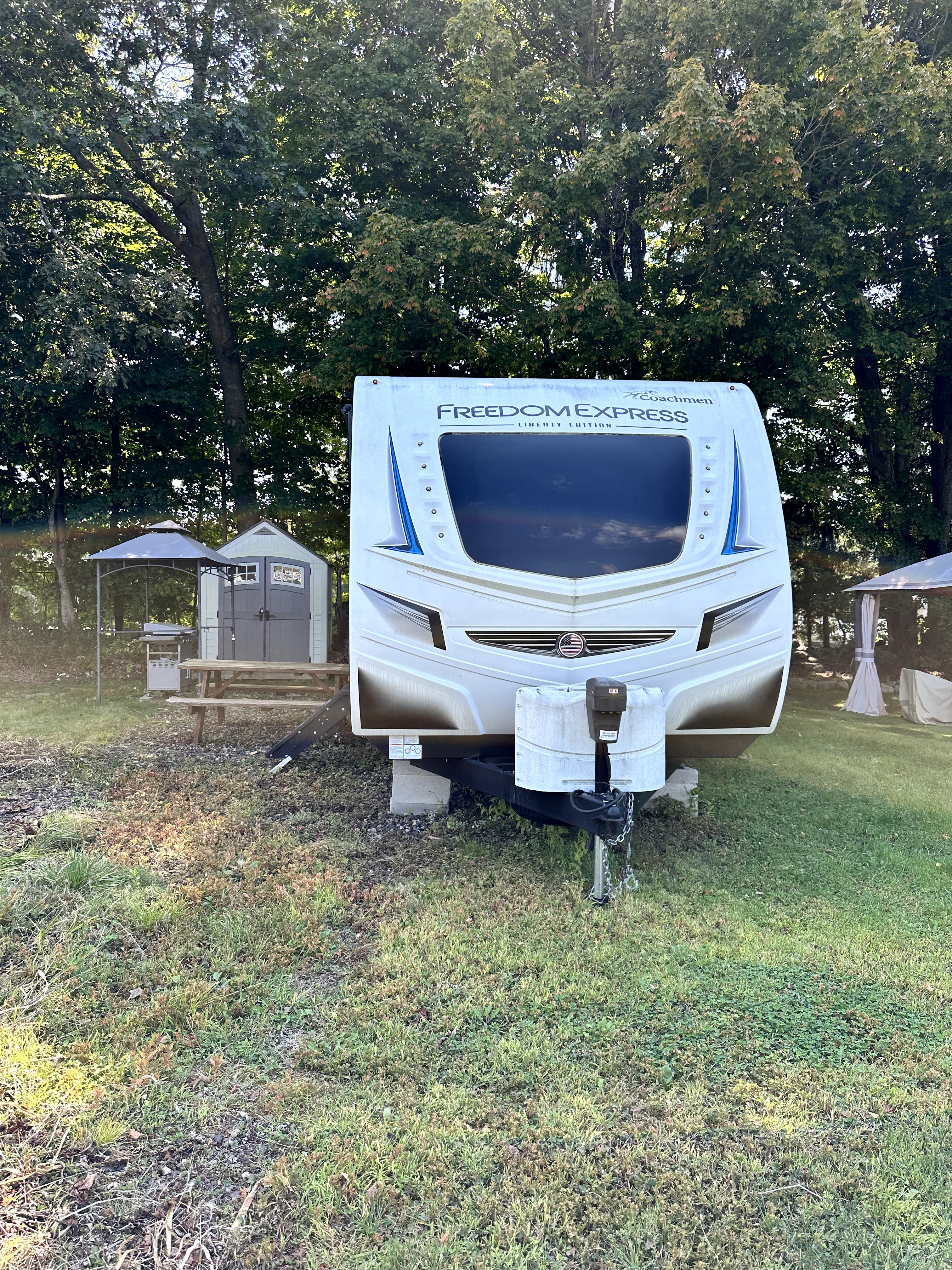 2021 Coachmen FREEDOM EXPRESS LIBERTY EDITION 292BHDSLE in middletown CT