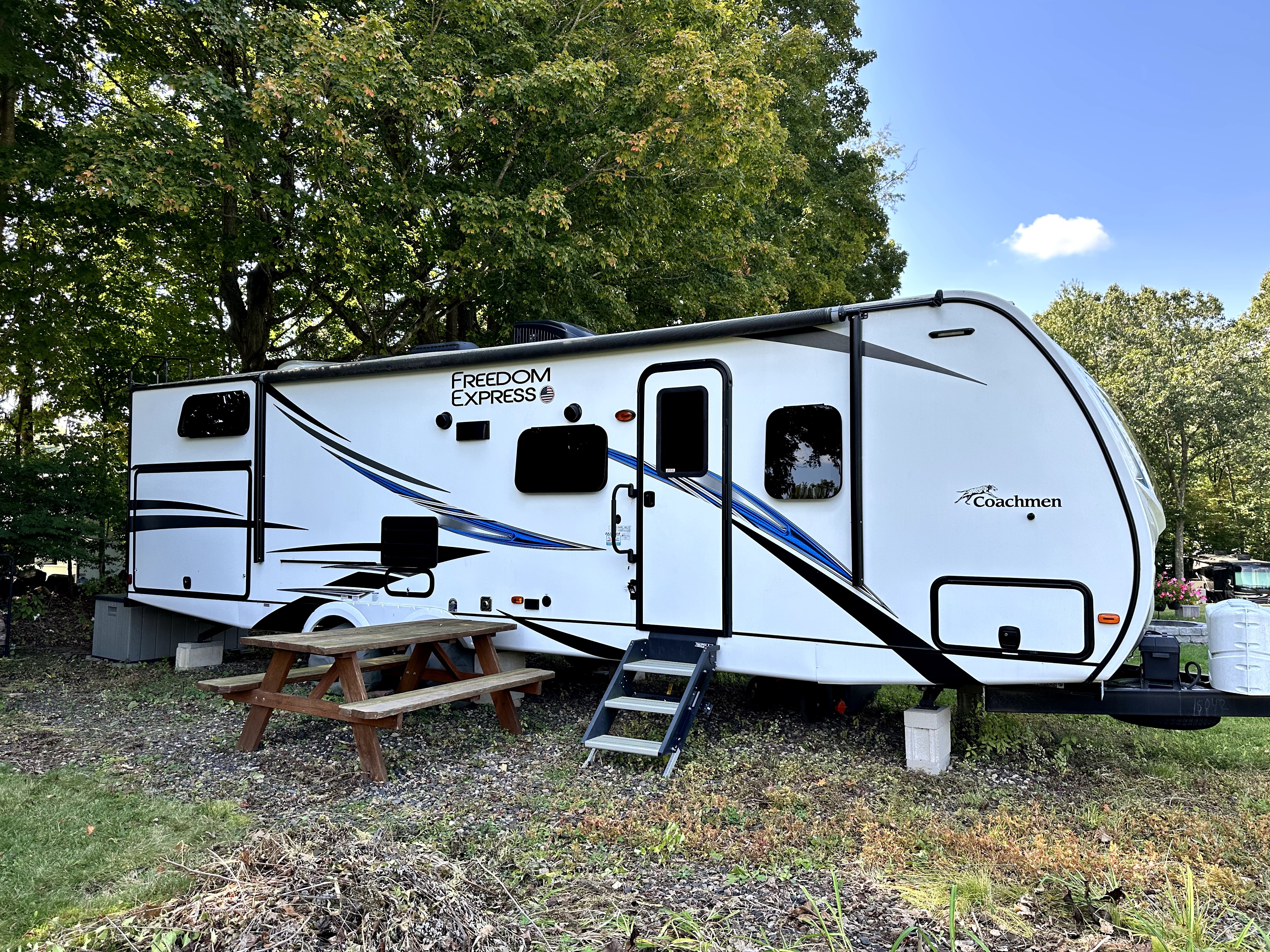 2021 Coachmen FREEDOM EXPRESS LIBERTY EDITION 292BHDSLE RV