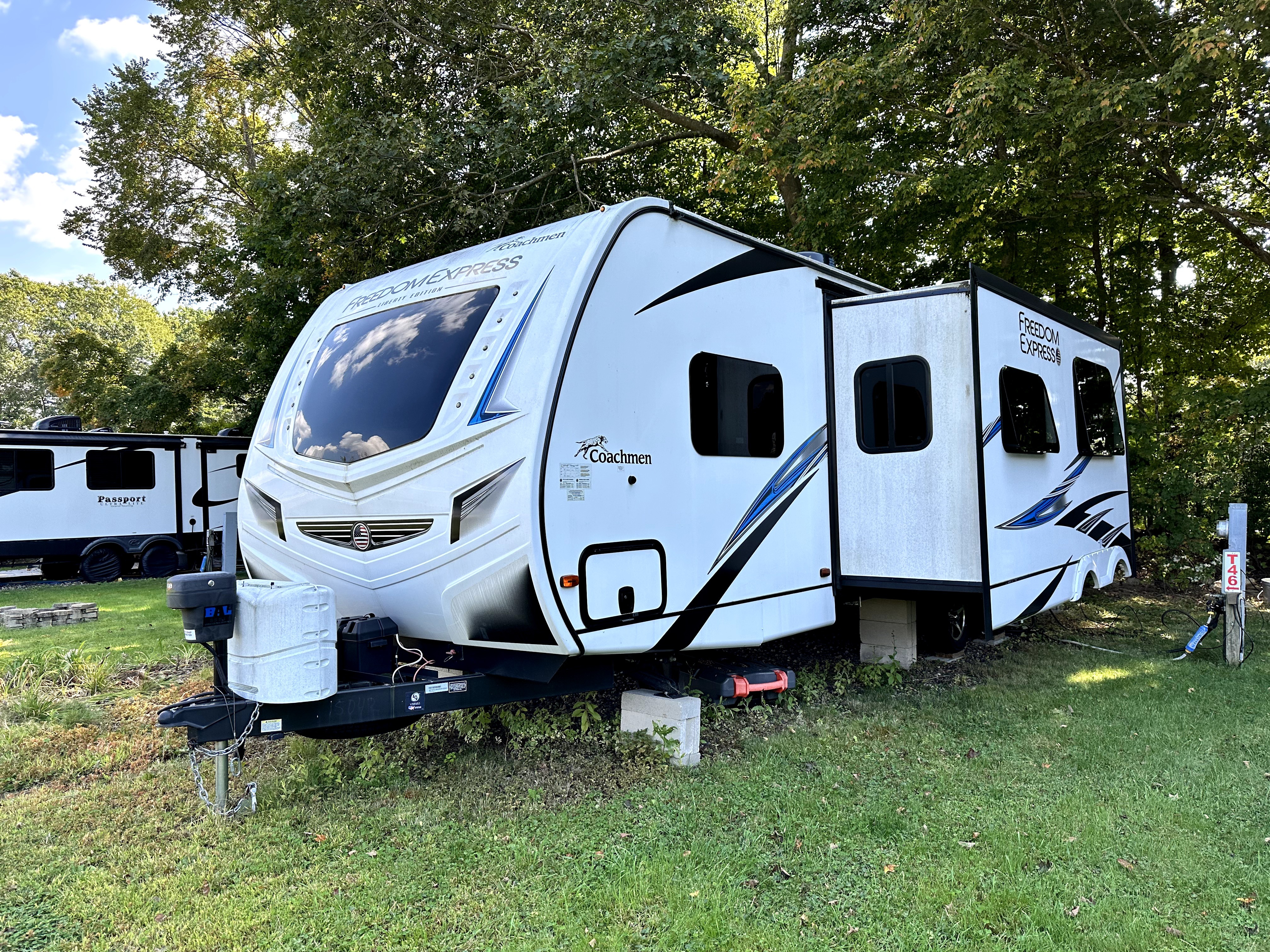 2021 Coachmen FREEDOM EXPRESS LIBERTY EDITION 292BHDSLE in middletown CT