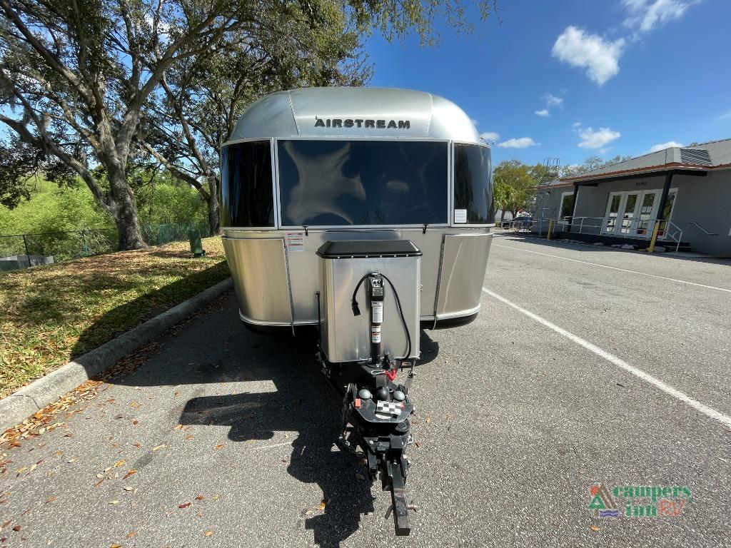 2024 Airstream Classic 30RB in seffner FL