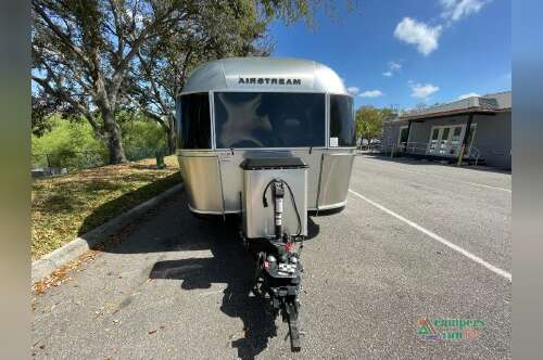 2024 Airstream Classic 30RB in seffner FL