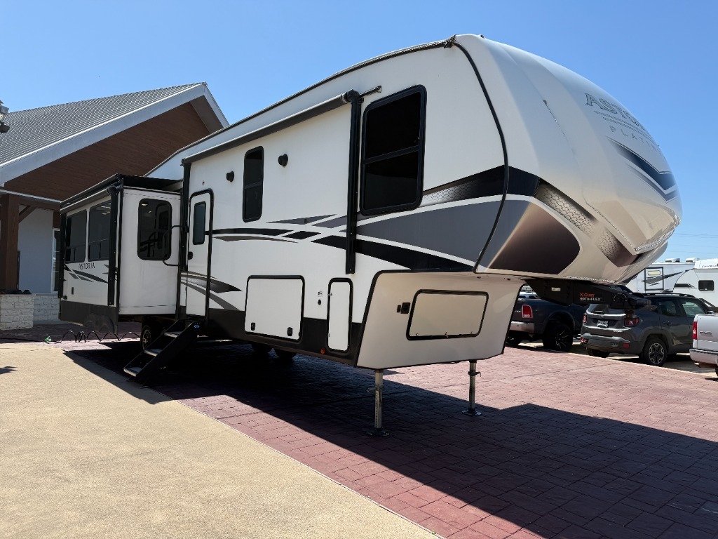 2023 Dutchmen Rv Astoria 3173RLP in fort worth TX