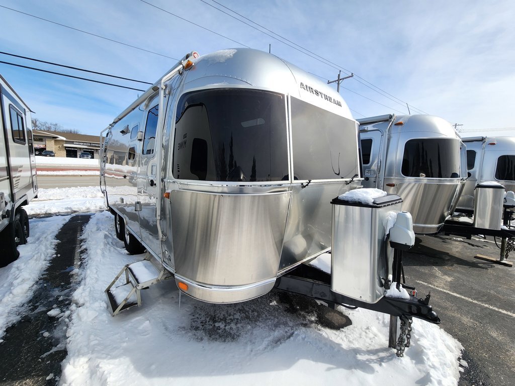 2017 Airstream International Serenity 23D in hales corners WI