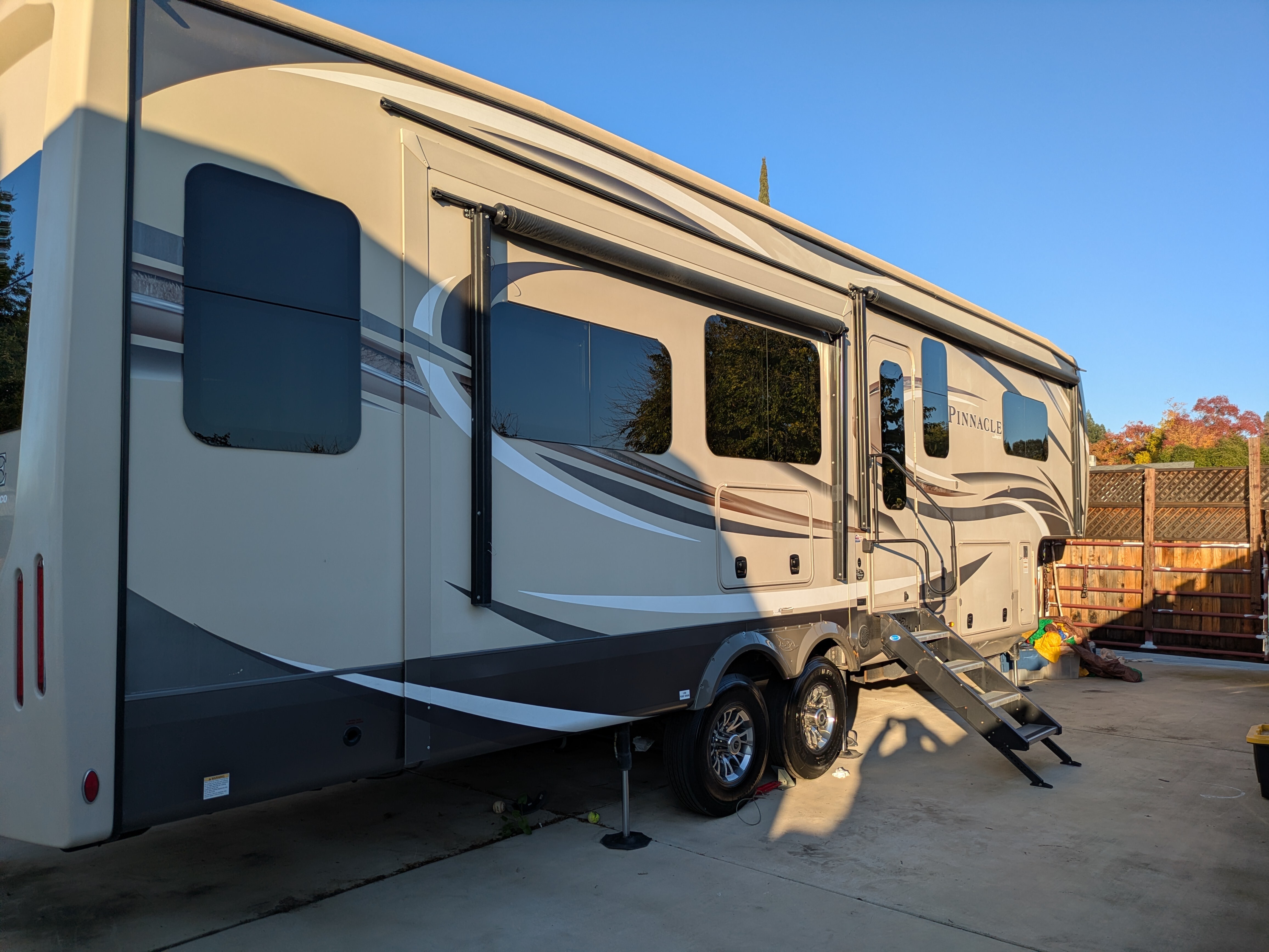 2020 Jayco PINNACLE 32RLTS in folsom CA