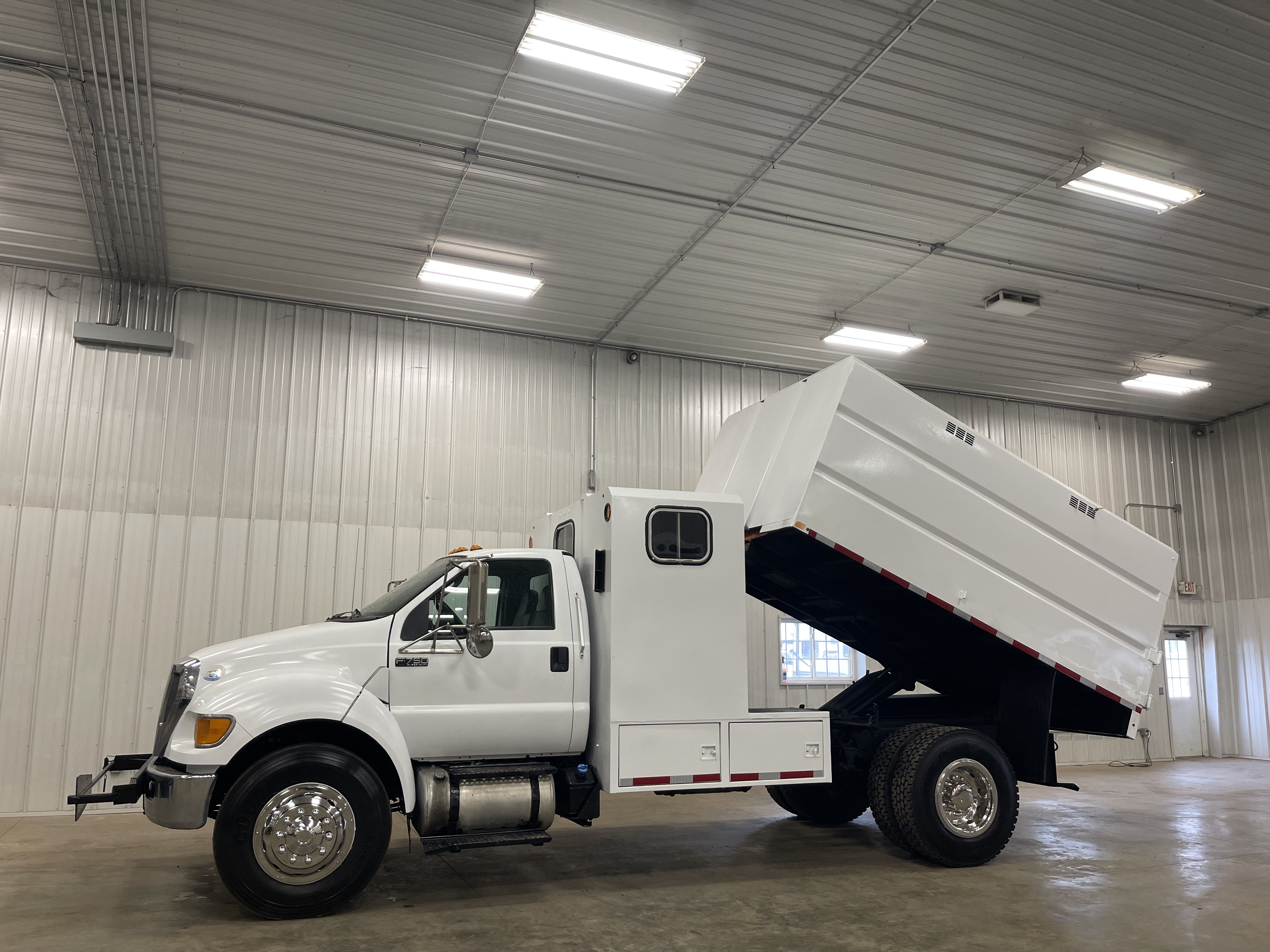 2013 FORD F750 in Battle Creek, MI