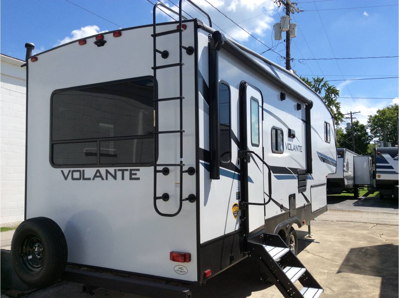 A photo of this 2023 Crossroads VOLANTE VL240RL
