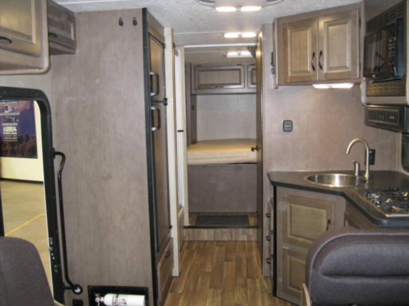 A photo of this 2018 Thor Motor Coach FOUR WINDS MAJESTIC 28A
