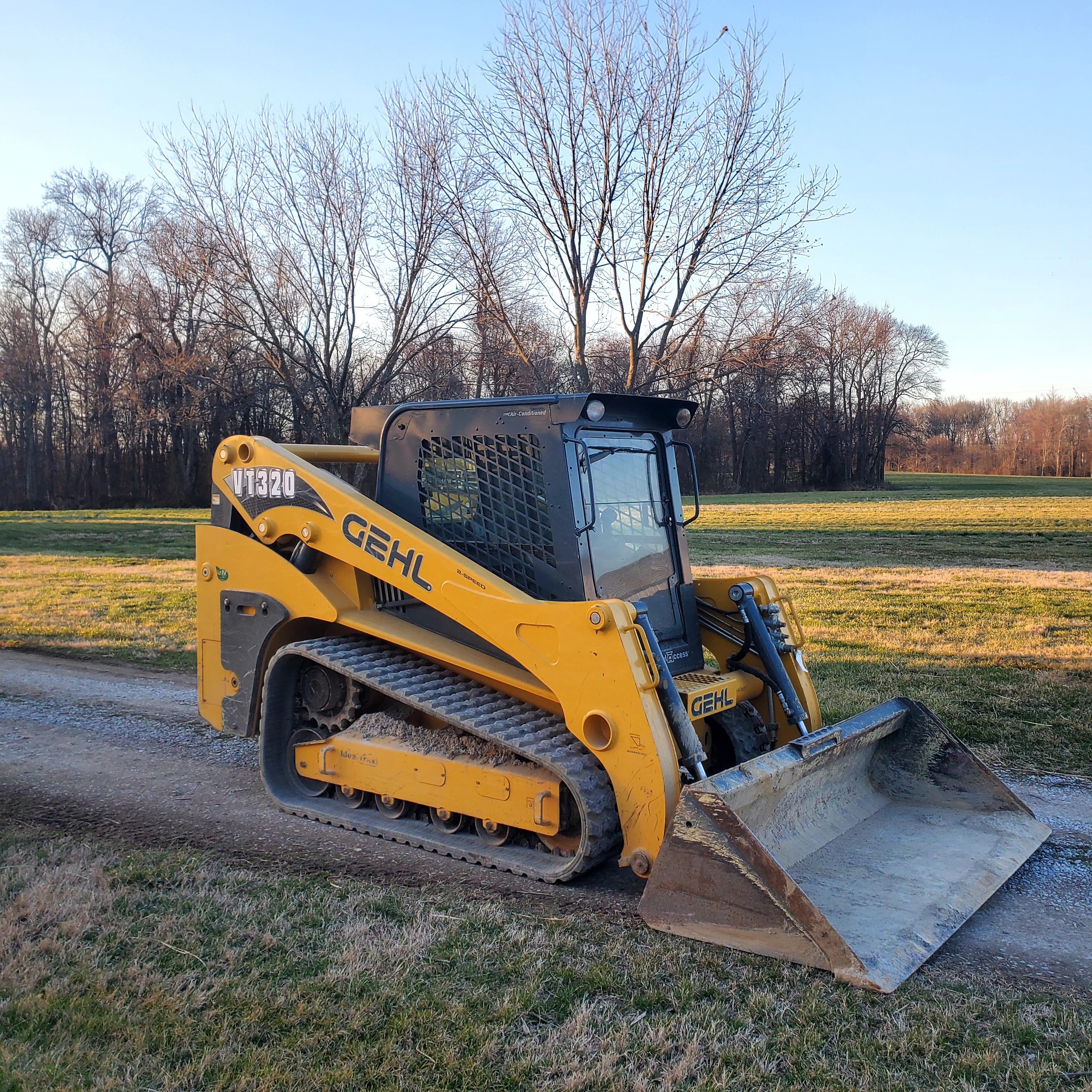 2019 GEHL Vt320 in Auburn, KY