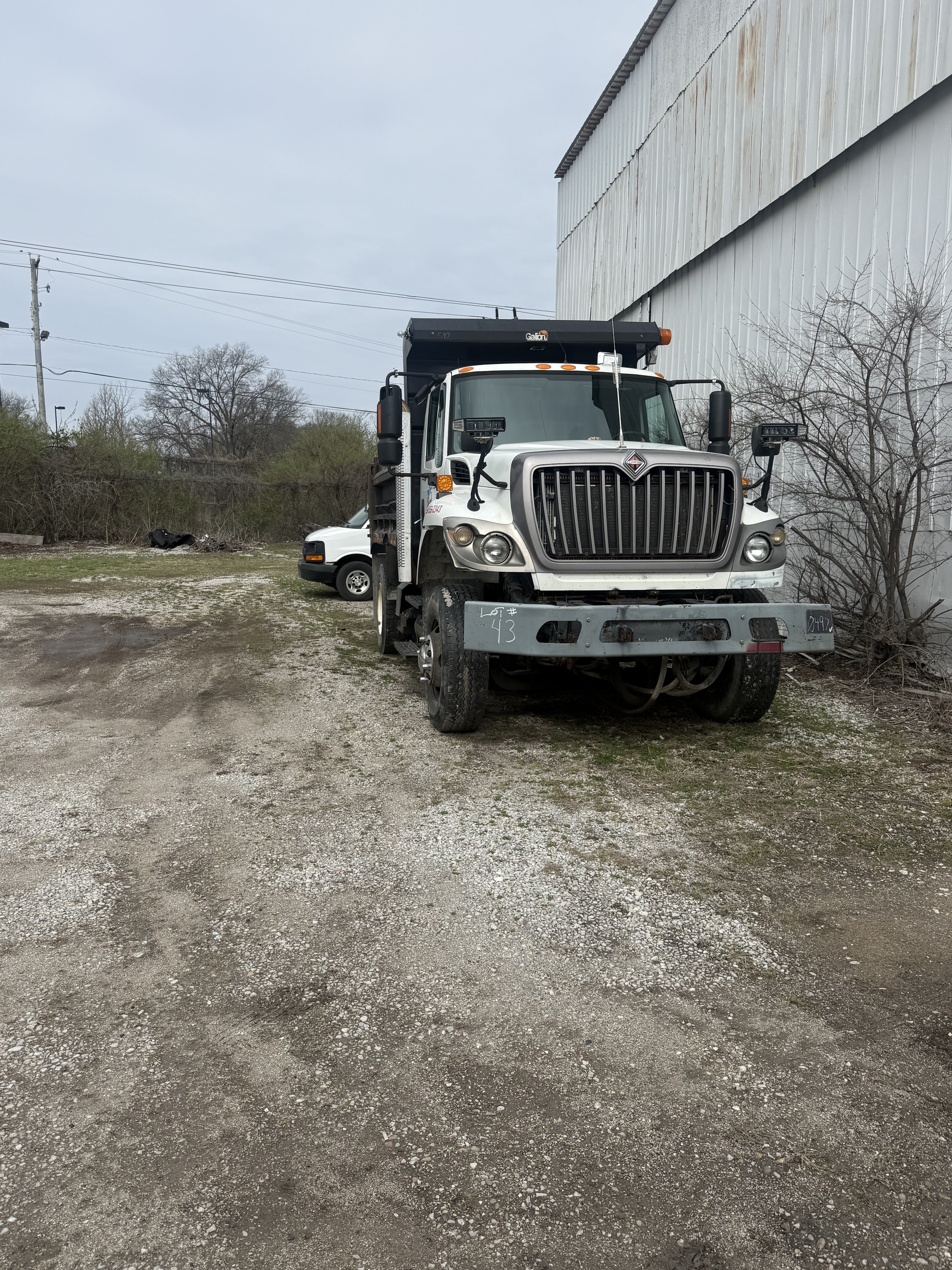 2011 INTERNATIONAL 7400 in Lexington, KY