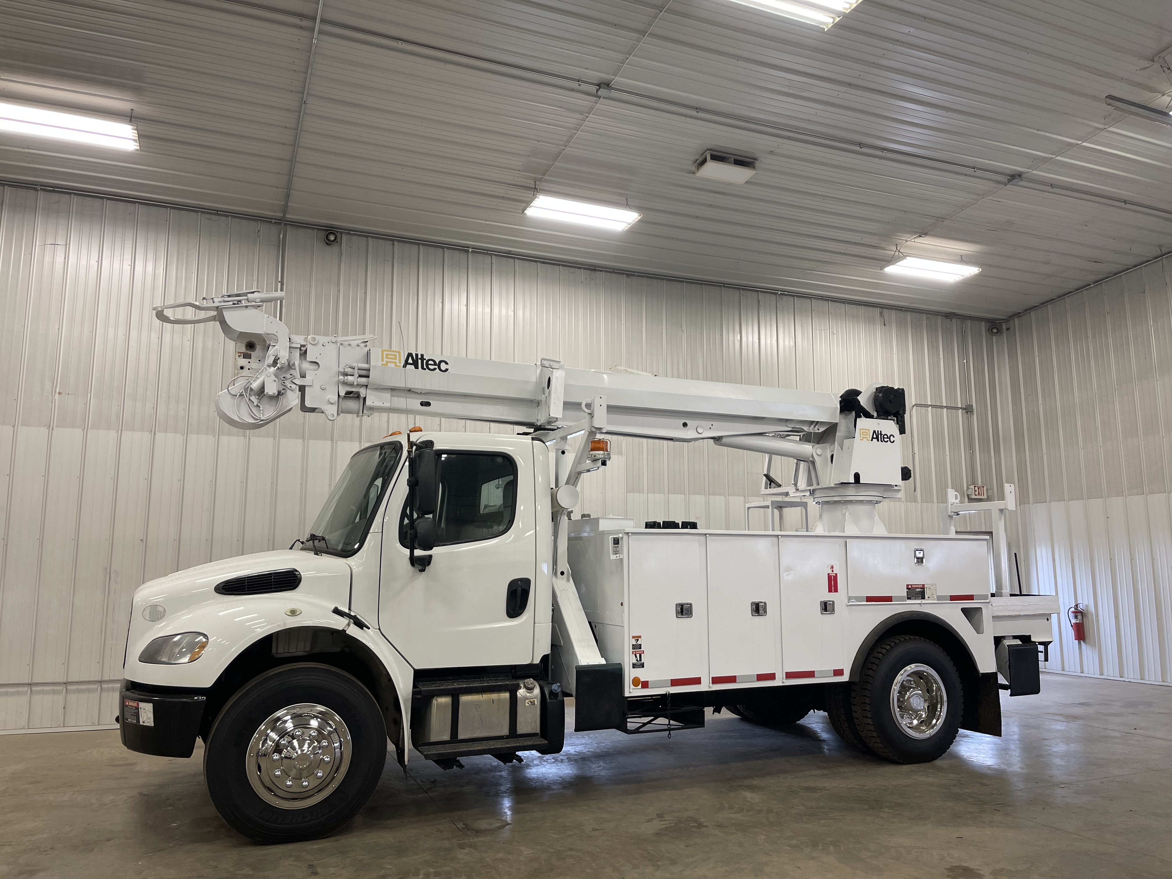 2019 FREIGHTLINER BUSINESS CLASS M2 106 in Battle Creek, MI