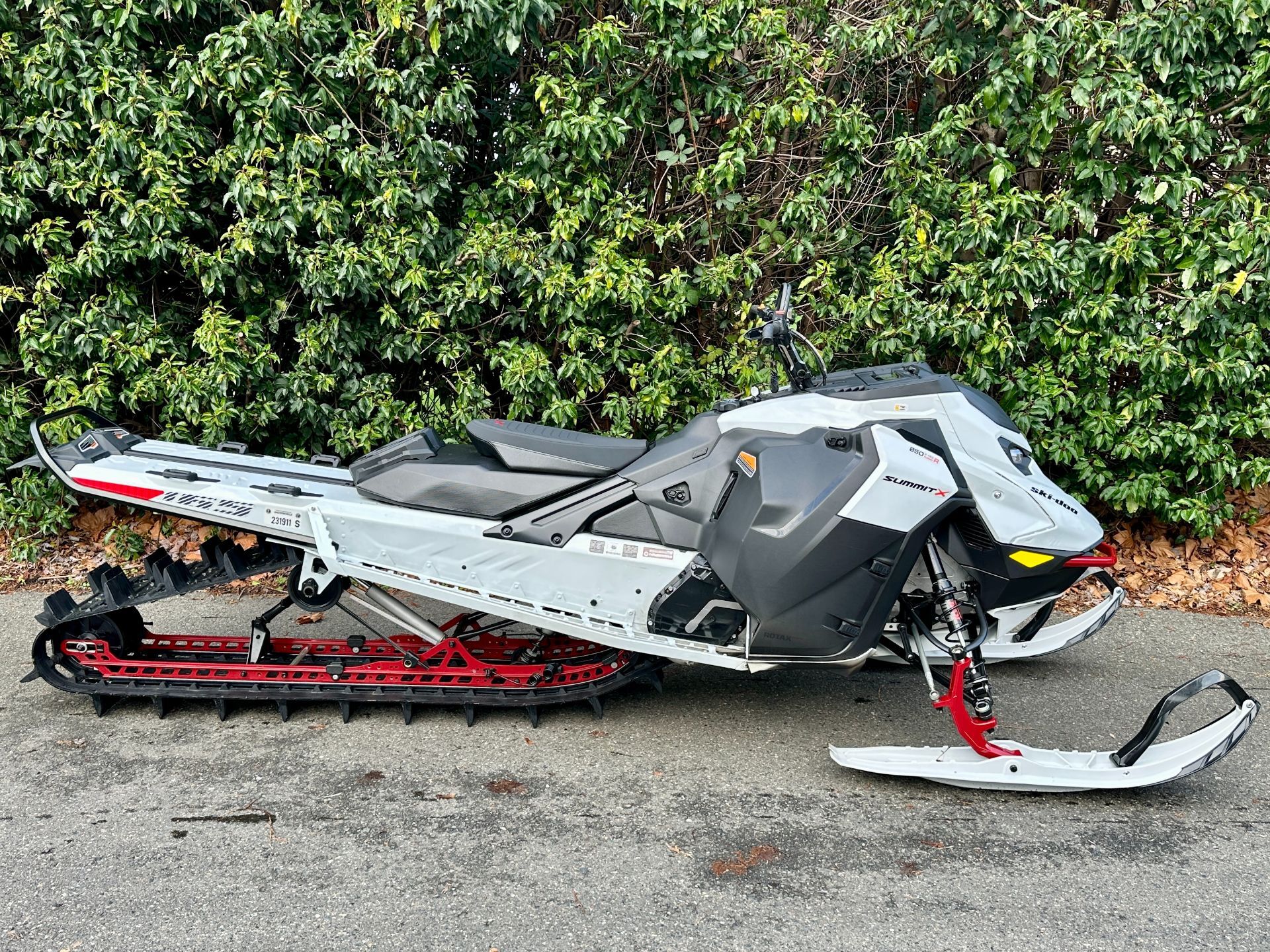 2023 Ski-Doo Summit X 165 850 E-TEC Turbo R SHOT PowderMax X-Light  in issaquah WA
