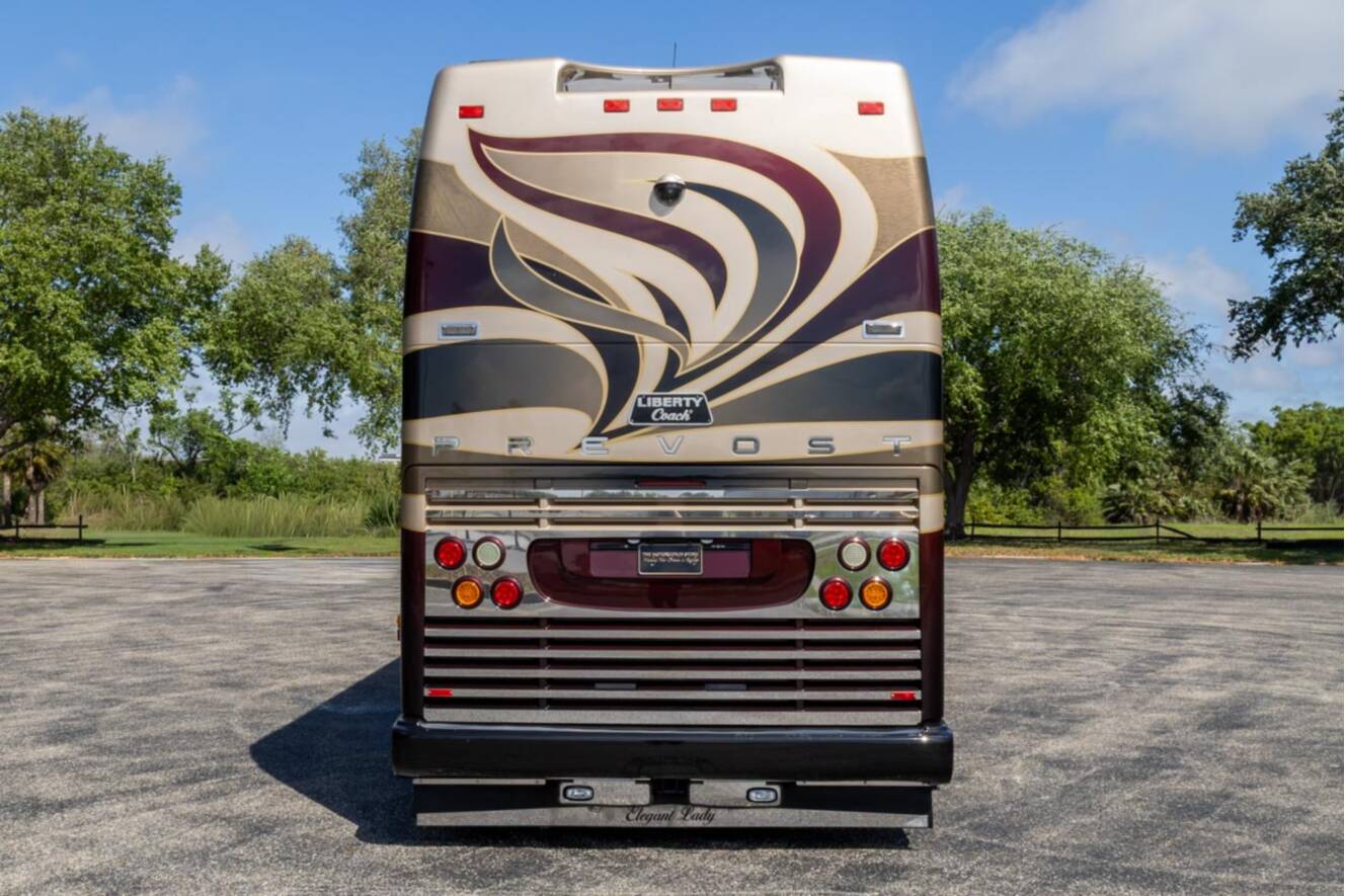 A photo of this 2010 Prevost LIBERTY H3 45