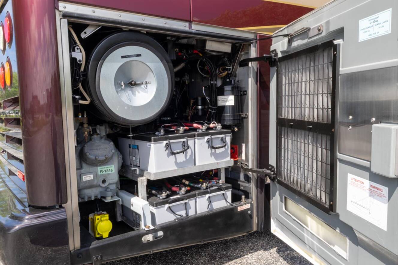 A photo of this 2010 Prevost LIBERTY H3 45