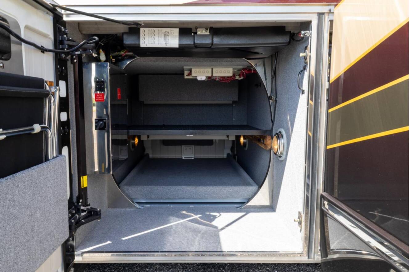 A photo of this 2010 Prevost LIBERTY H3 45