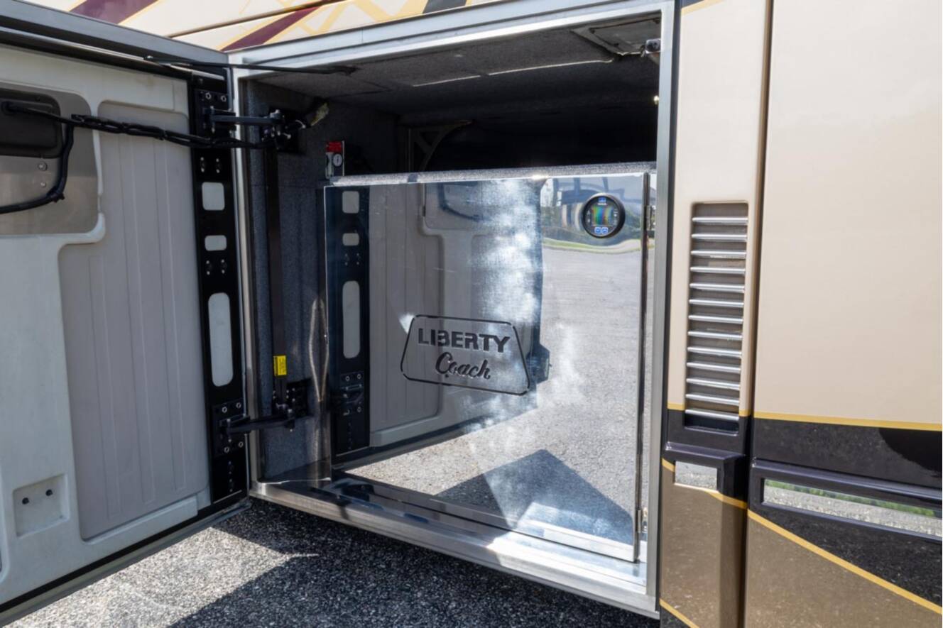 A photo of this 2010 Prevost LIBERTY H3 45