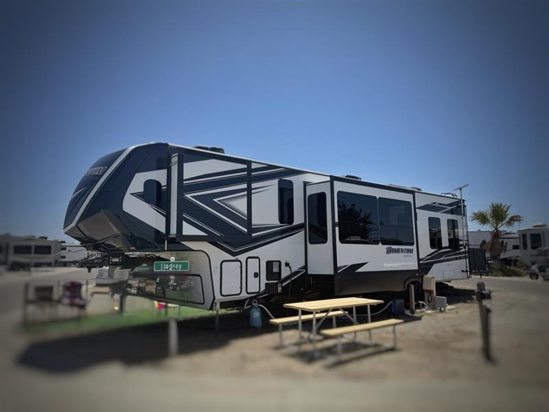 2023 Grand Design MOMENTUM 399TH RV