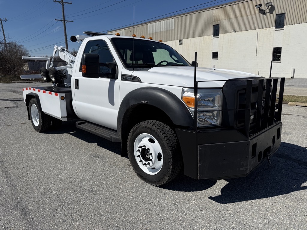 2015 FORD f550 tow truck in West Chester, PA