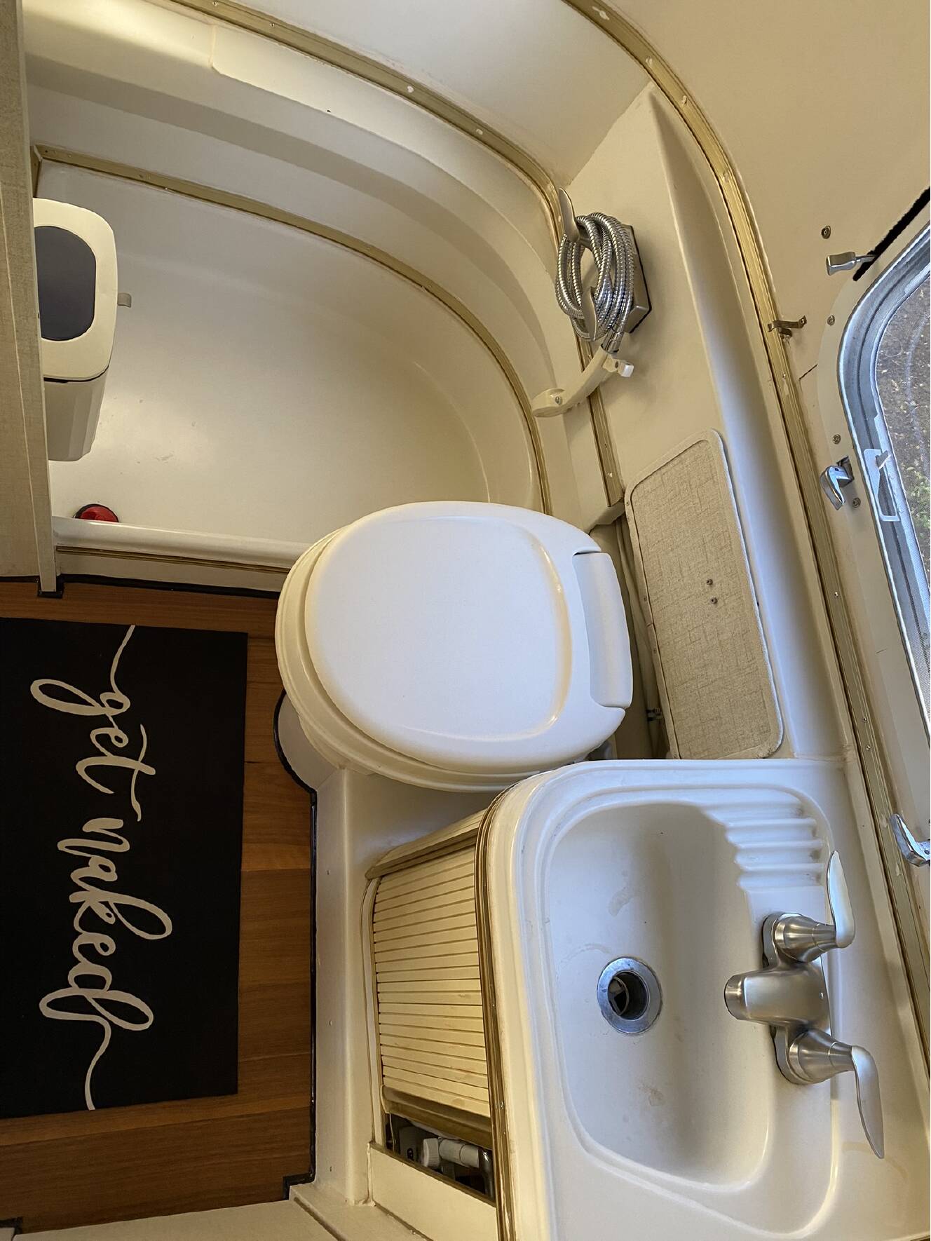 A photo of this 1977 Airstream ARGOSY MINUET