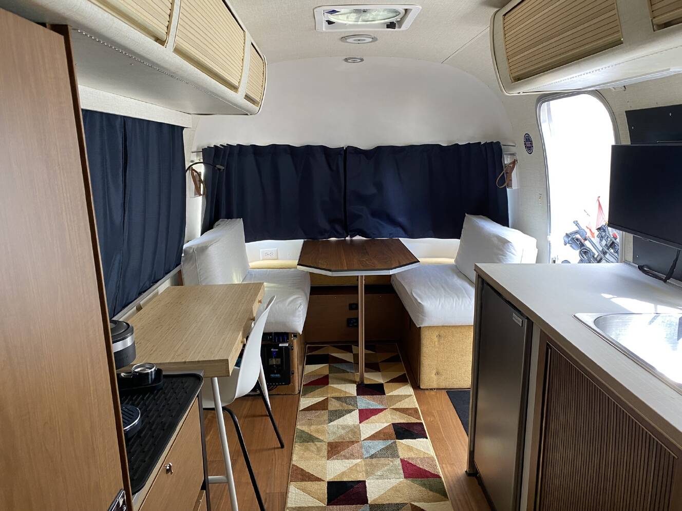 A photo of this 1977 Airstream ARGOSY MINUET