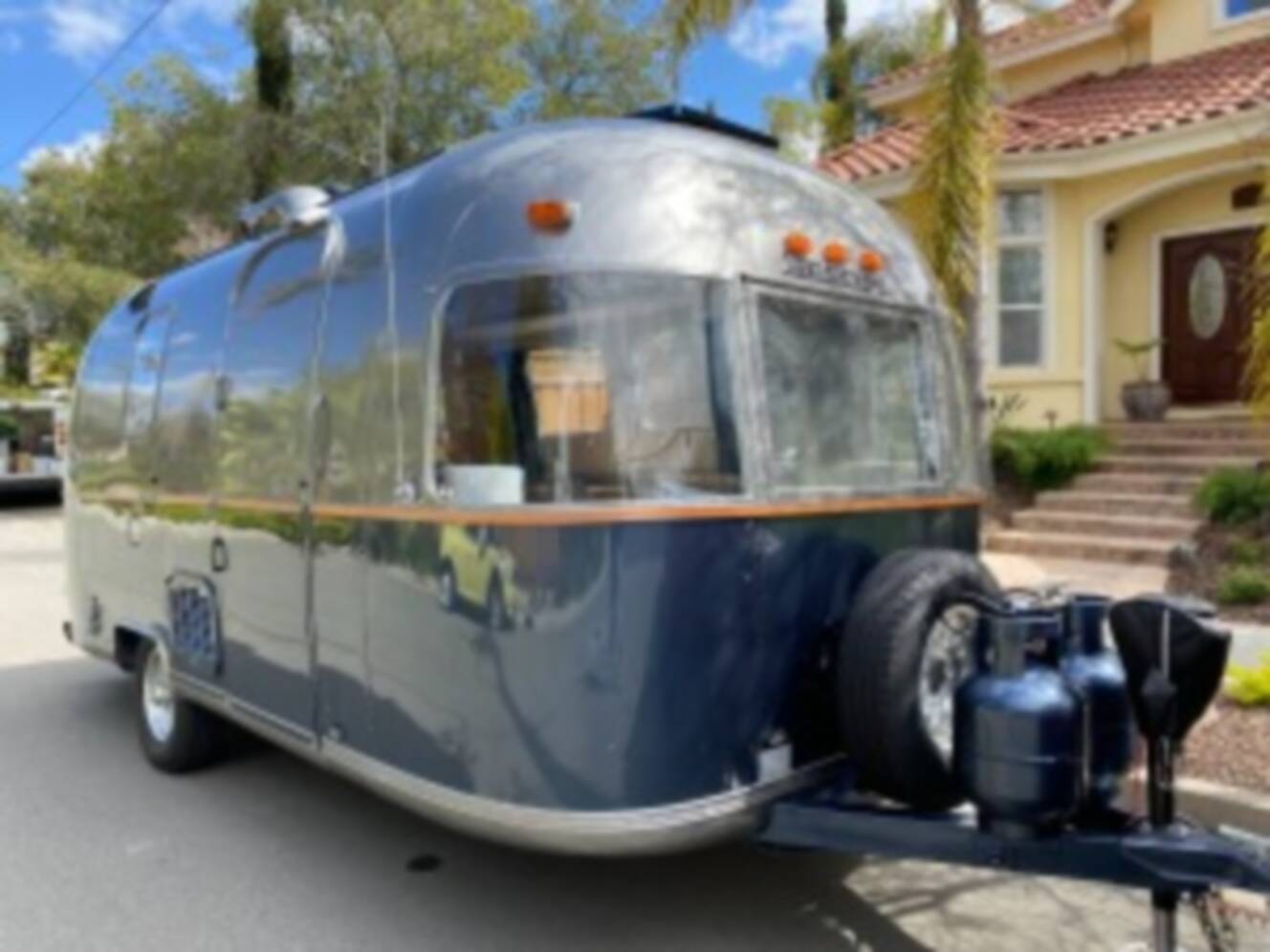 A photo of this 1977 Airstream ARGOSY MINUET