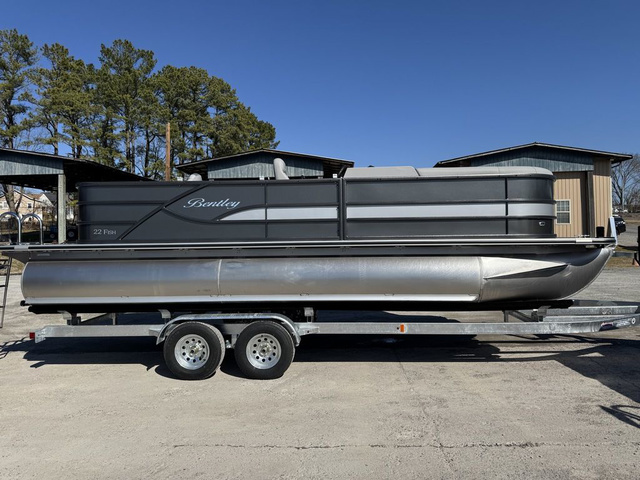 2026 Bentley Pontoons Legacy Cruise 223 (XLP3) 24’ in old hickory TN