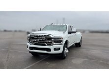 Commercial Trucks with the Highest Towing and Payload Capacities image