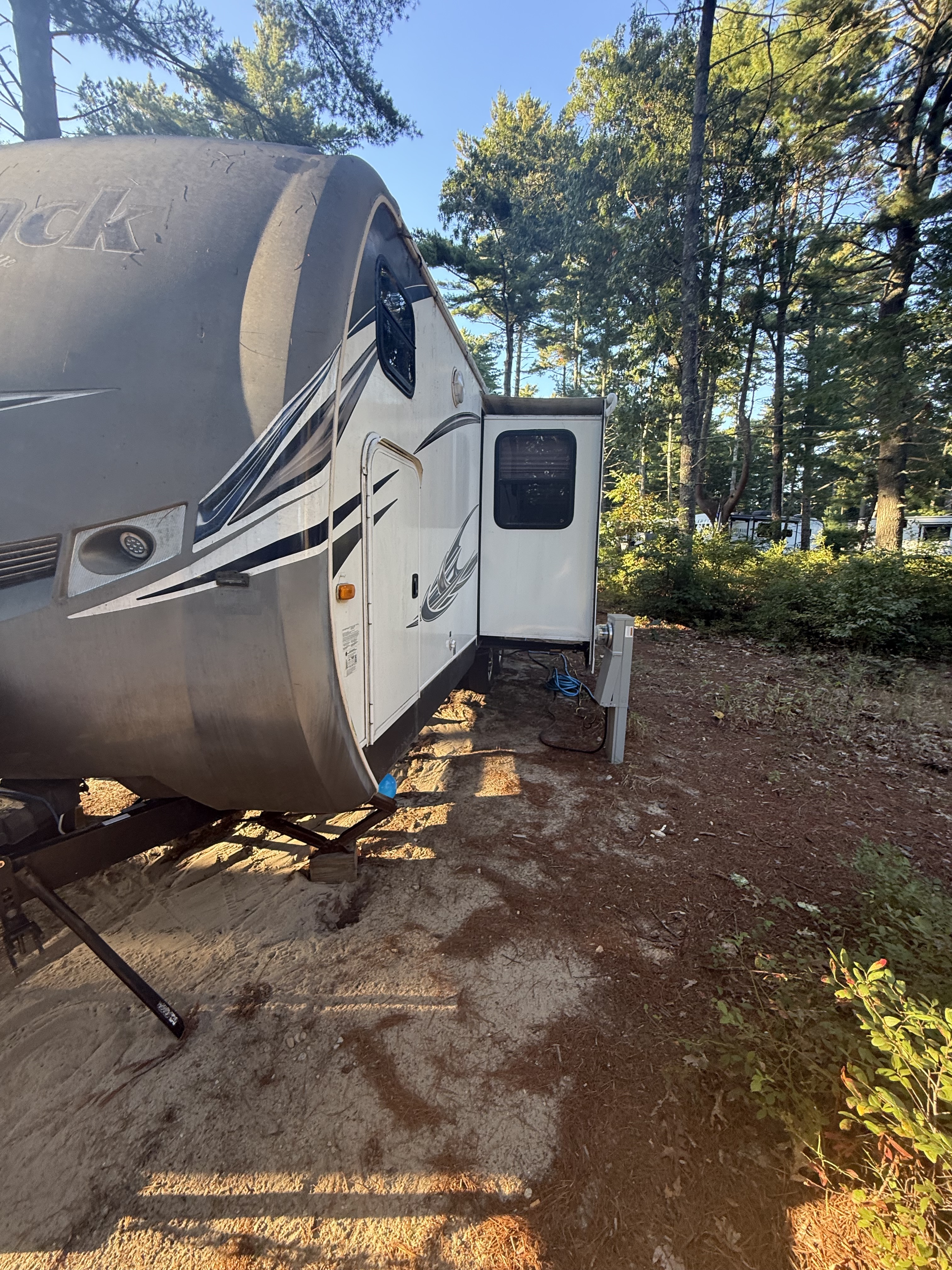 2013 Keystone OUTBACK ULTRA LITE 250URS in tiverton RI