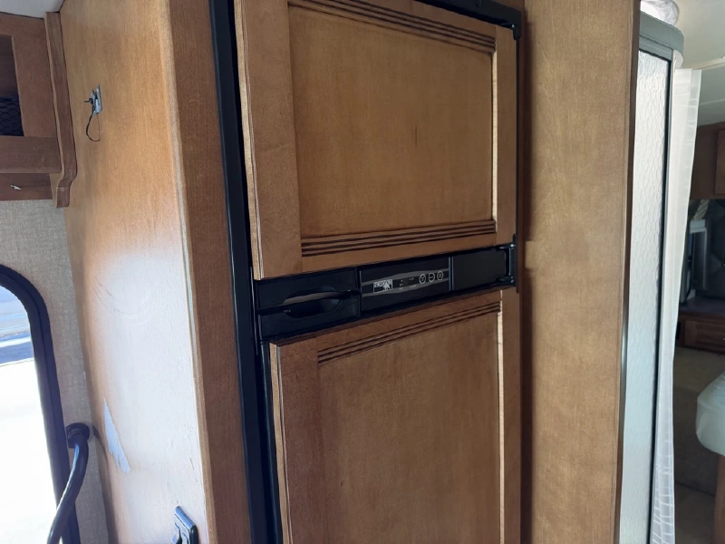 2015 WINNEBAGO 30J