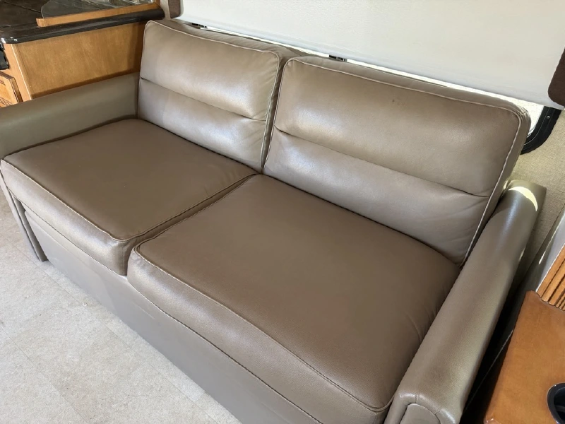 2015 WINNEBAGO 30J