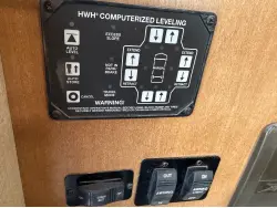 2015 WINNEBAGO 30J