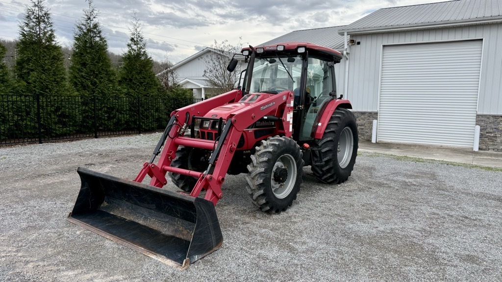 MAHINDRA 8560 in Dunlap, TN