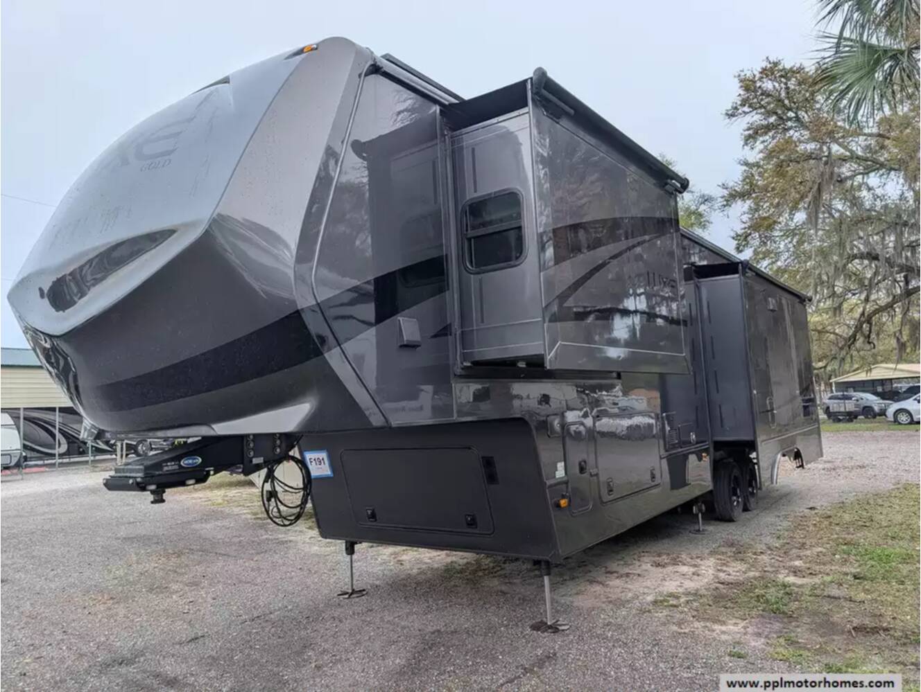 A photo of this 2022 The Rv Factory GOLD 35GRS