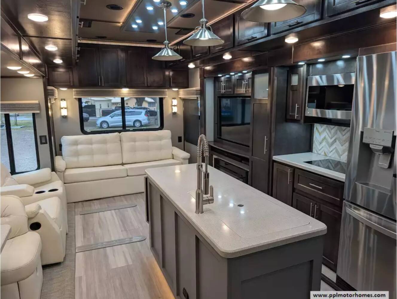 A photo of this 2022 The Rv Factory GOLD 35GRS