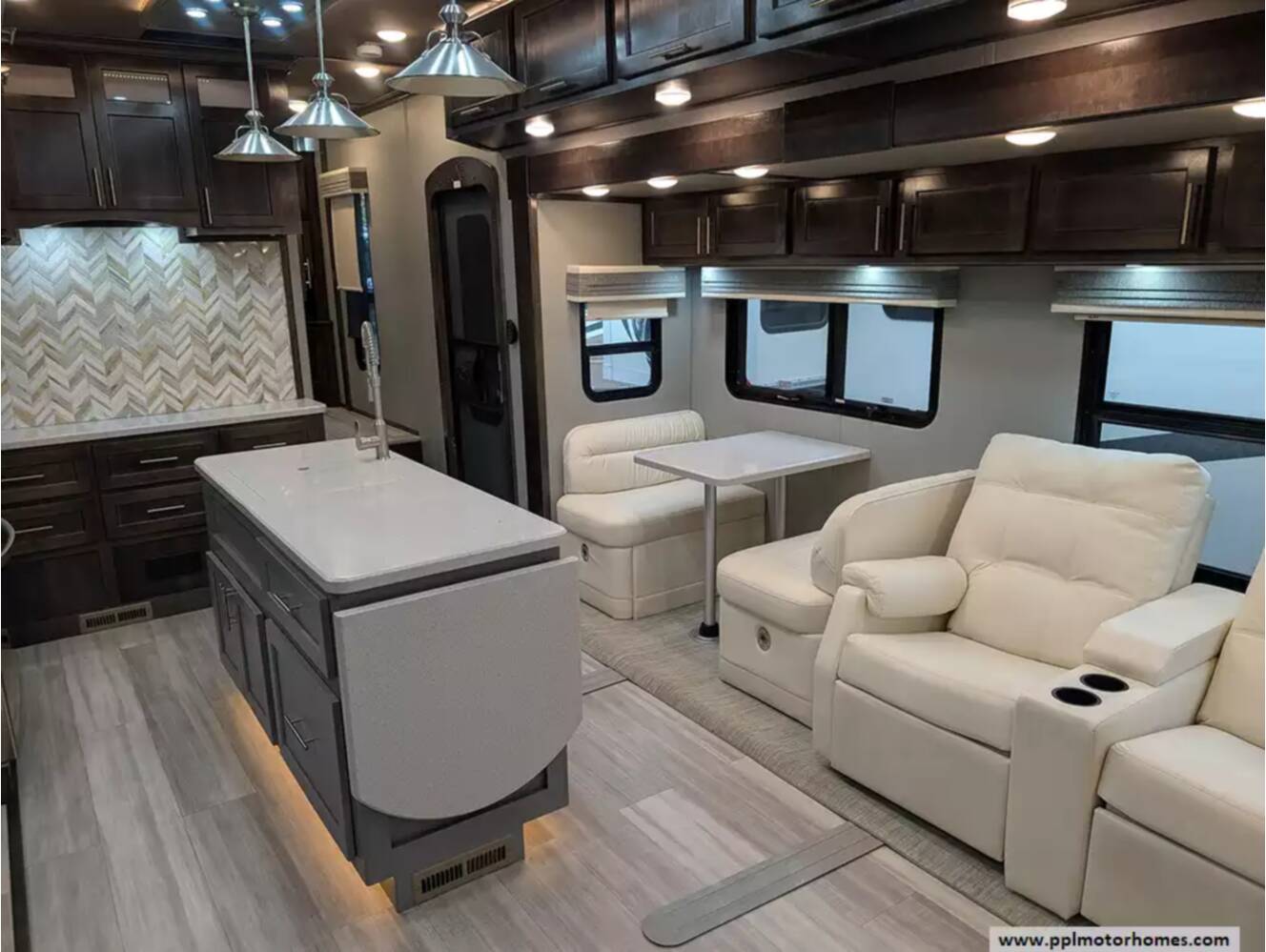 A photo of this 2022 The Rv Factory GOLD 35GRS