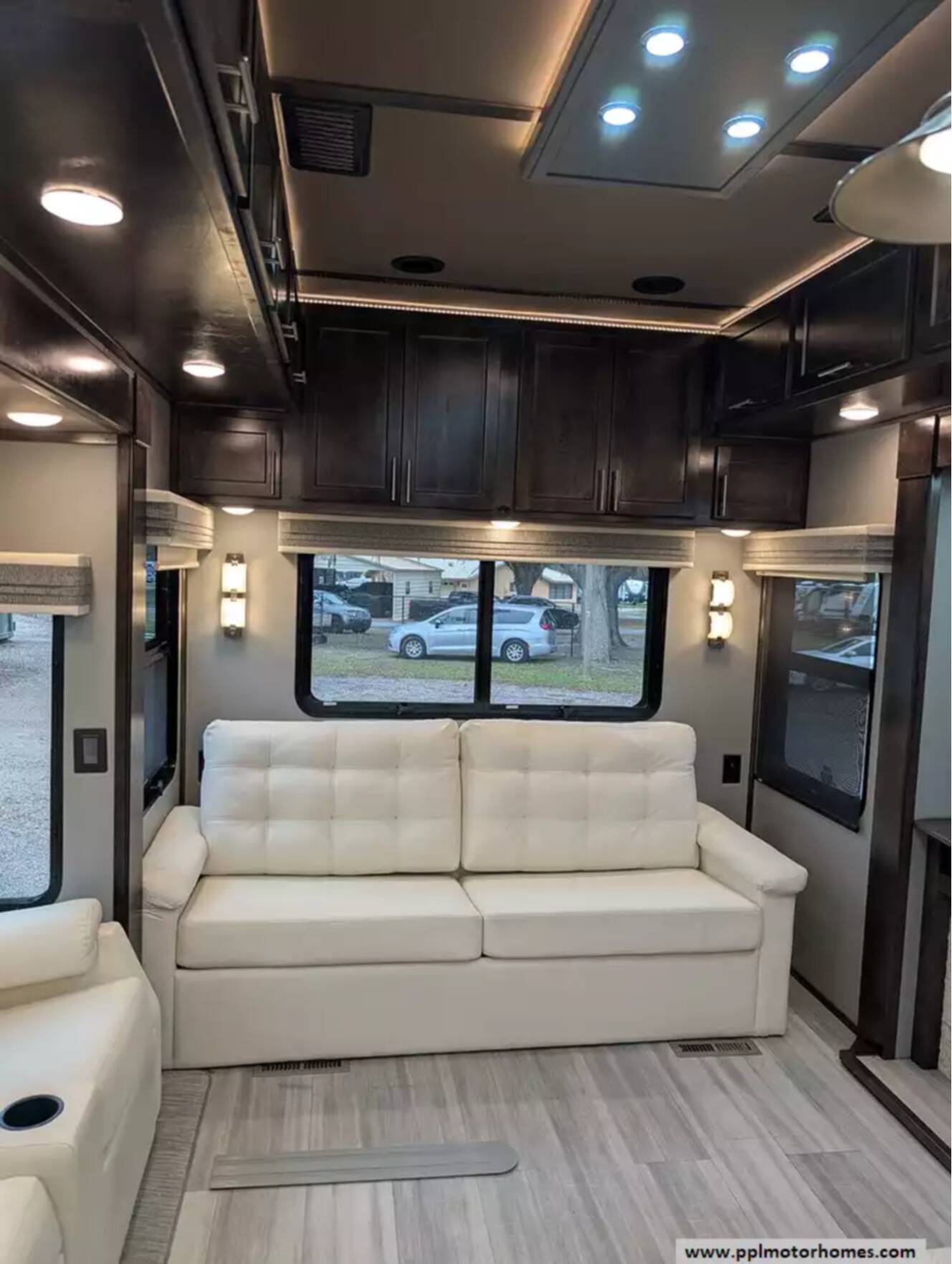 A photo of this 2022 The Rv Factory GOLD 35GRS