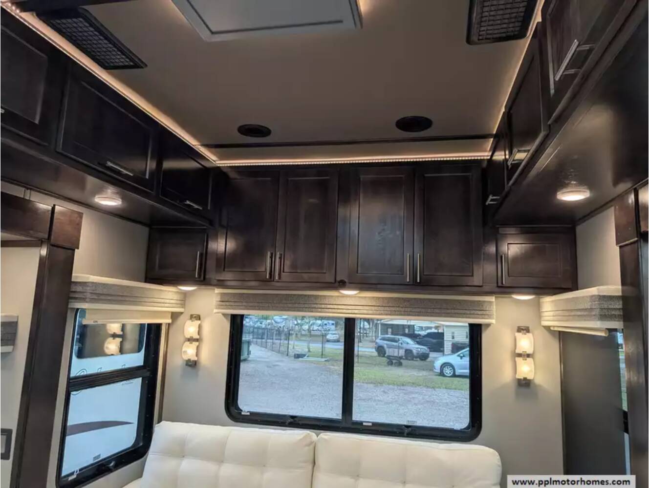 A photo of this 2022 The Rv Factory GOLD 35GRS