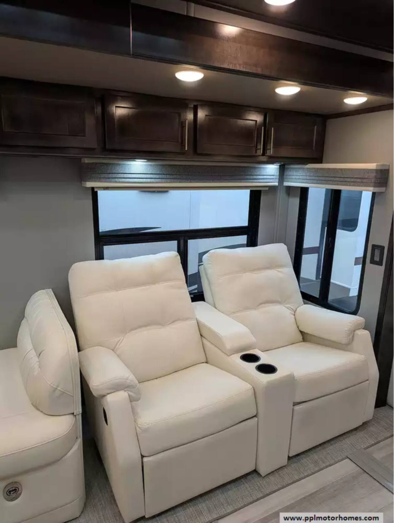 A photo of this 2022 The Rv Factory GOLD 35GRS