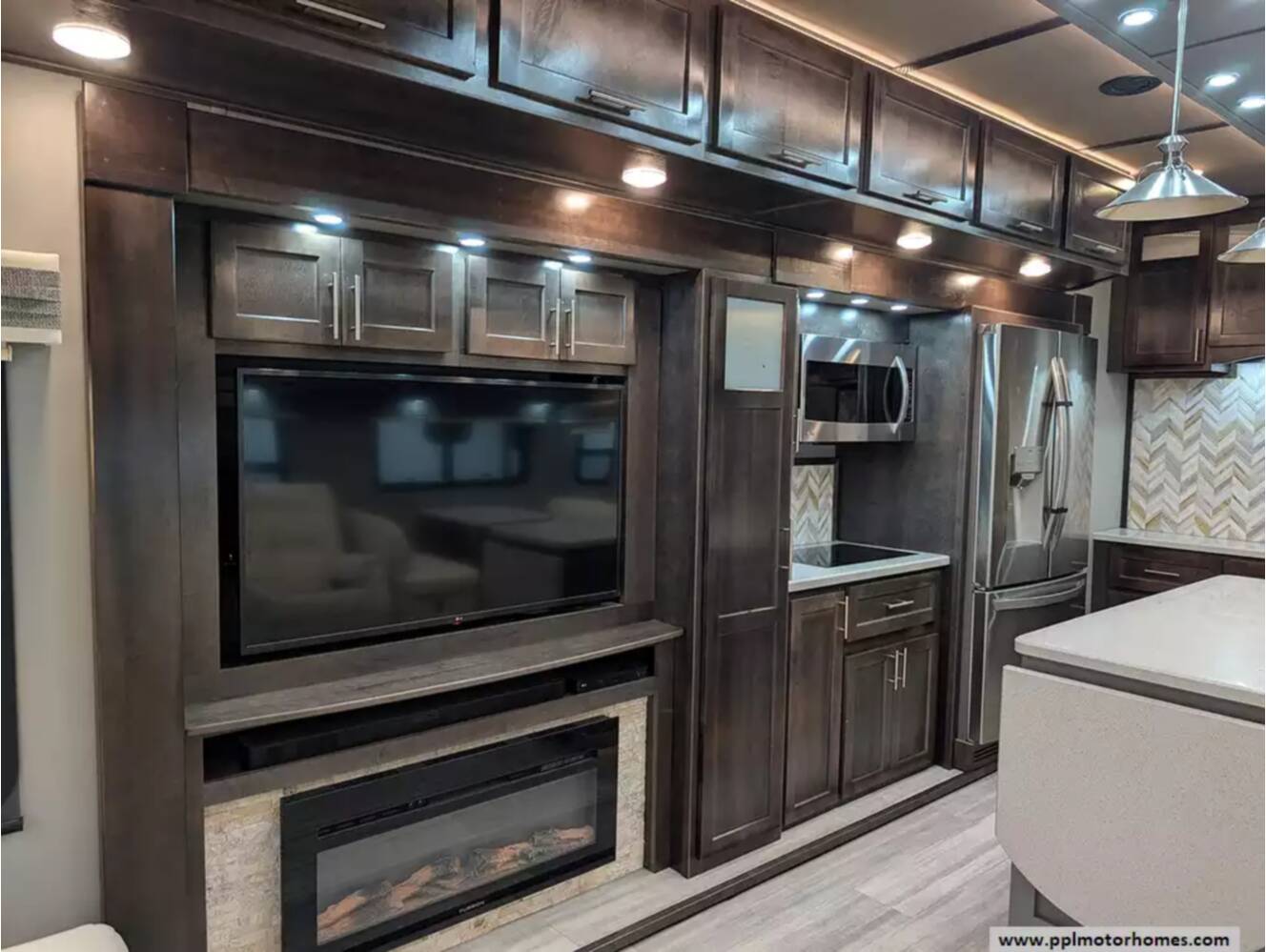 A photo of this 2022 The Rv Factory GOLD 35GRS