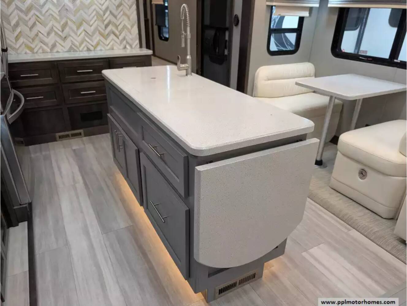 A photo of this 2022 The Rv Factory GOLD 35GRS