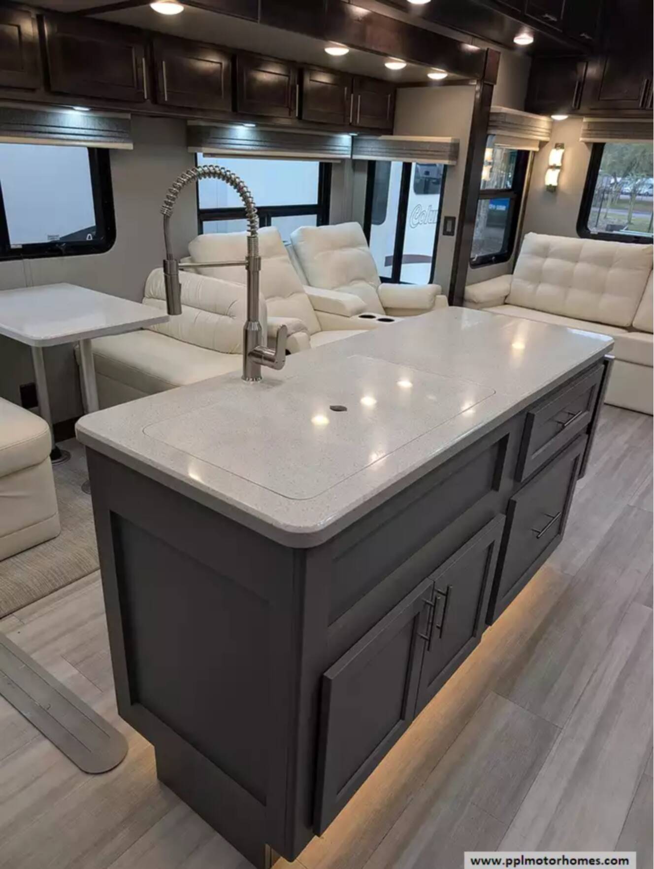 A photo of this 2022 The Rv Factory GOLD 35GRS