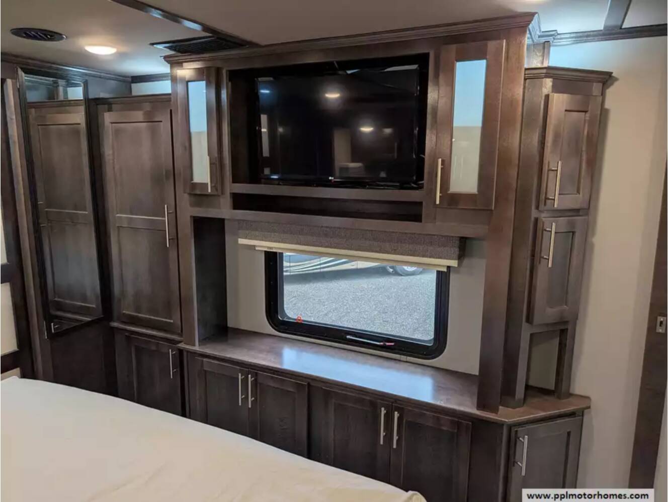 A photo of this 2022 The Rv Factory GOLD 35GRS