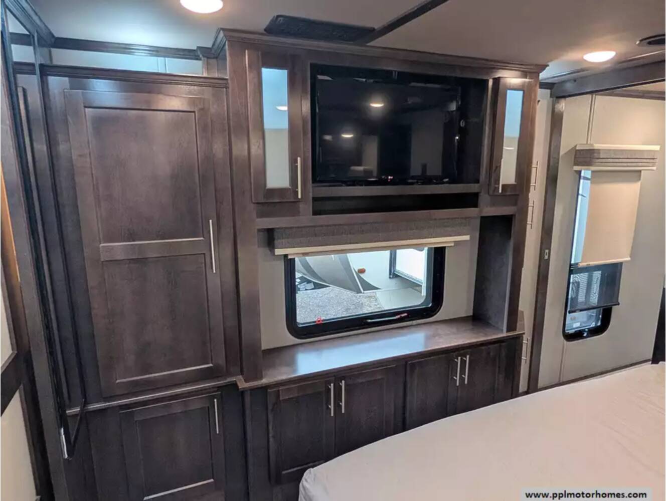 A photo of this 2022 The Rv Factory GOLD 35GRS