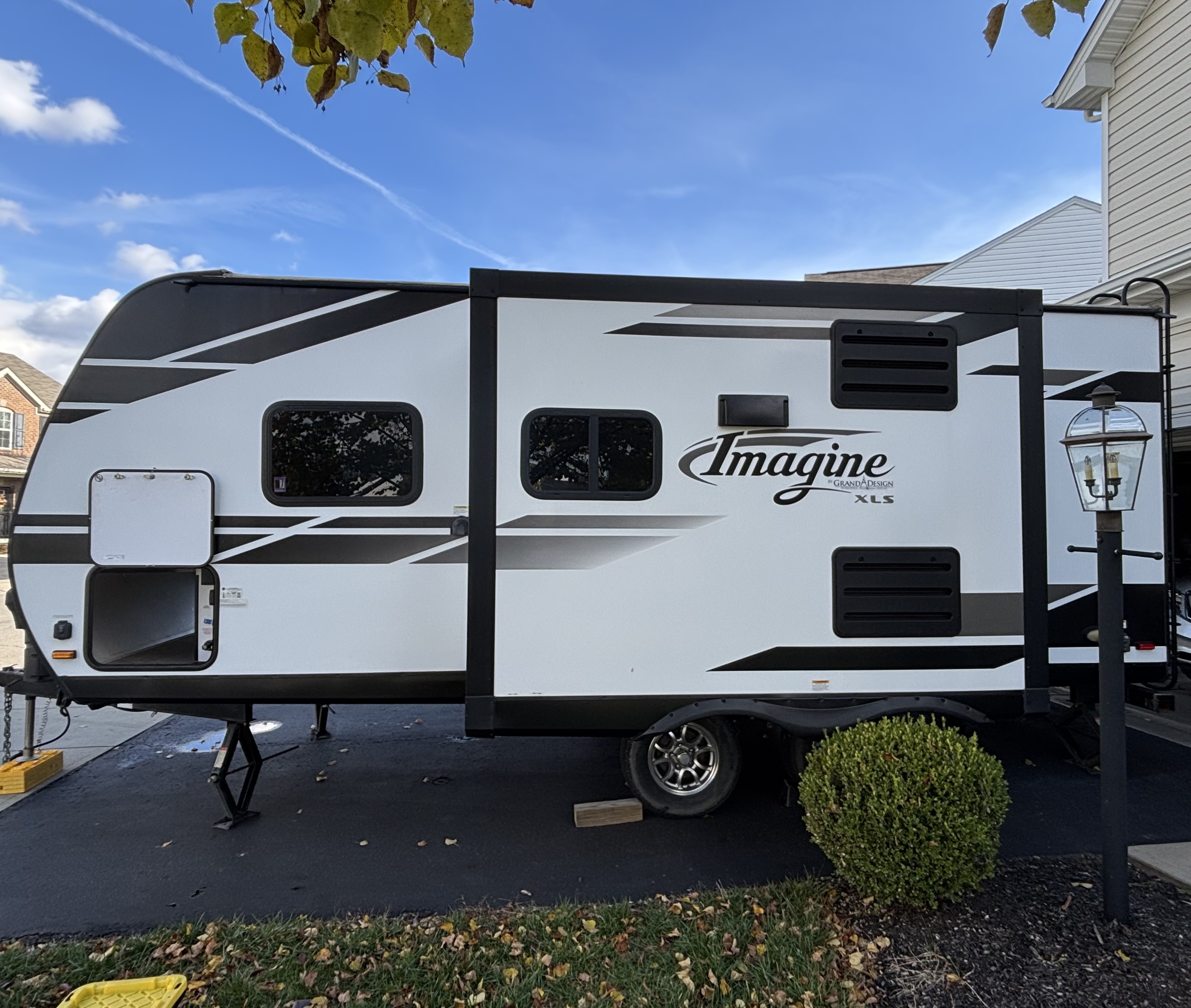 2019 Grand Design IMAGINE XLS 19BWE RV