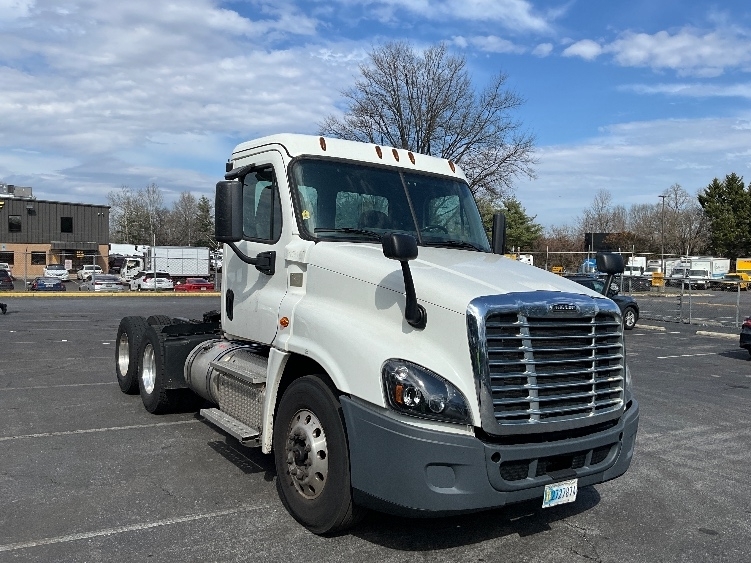 2019 FREIGHTLINER CASCADIA 125 in Capitol Heights, MD