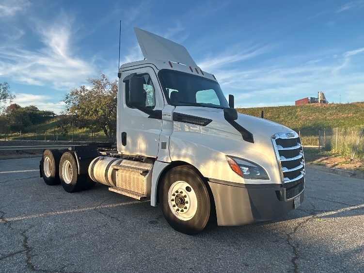 2020 FREIGHTLINER CASCADIA 126 in Torrance, CA