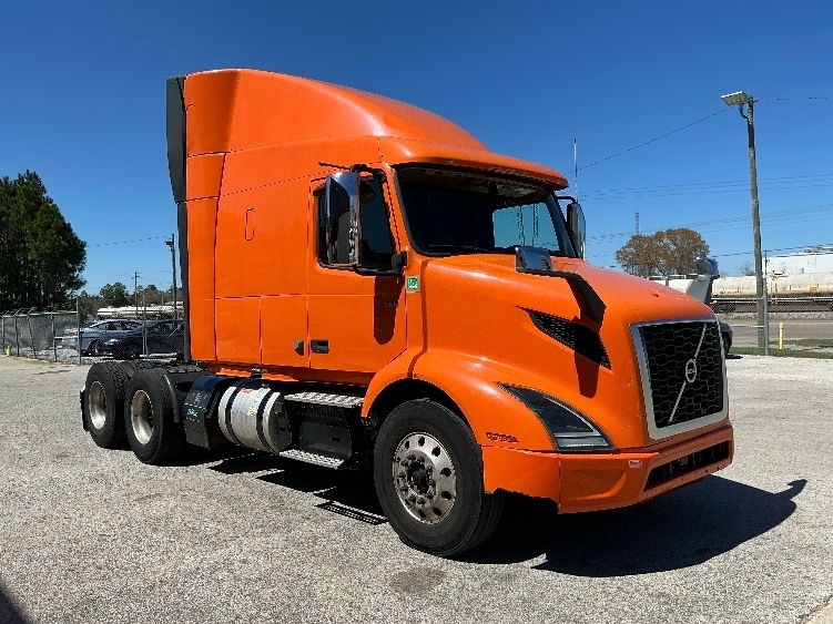 2020 VOLVO VNR64640 in Gulfport, MS