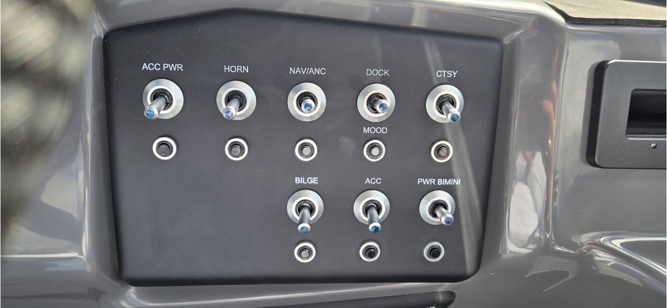 A photo of this 2026 Evotti 521 QL