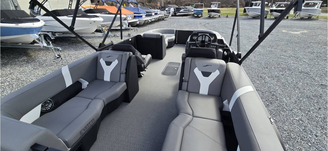 A photo of this 2026 Evotti 521 QL
