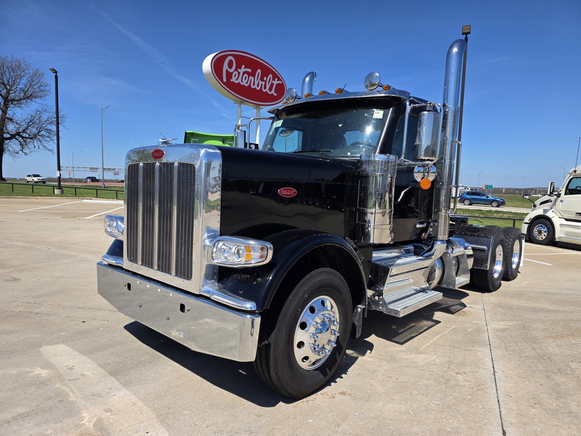 2027 PETERBILT 589 in Strafford, MO
